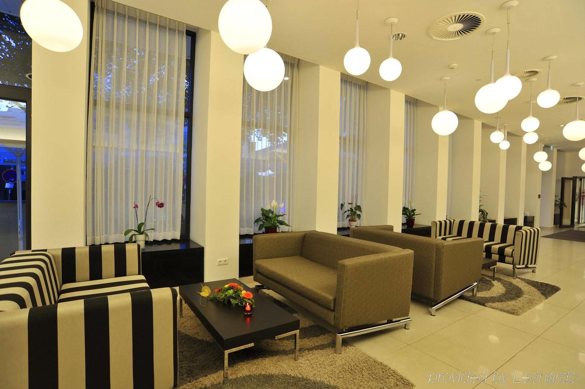 Golden Tulip Reiss Hotel